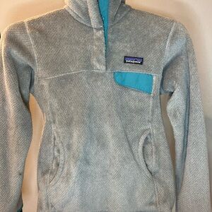 COPY - Patagonia women’s small pullover gray and teal
